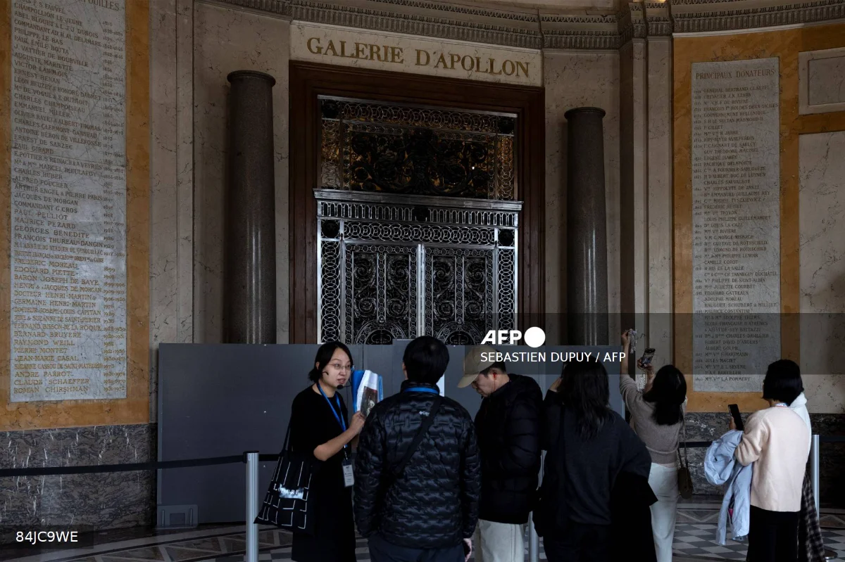 Louvre to charge non-EU visitors 45% more for entry from 2026