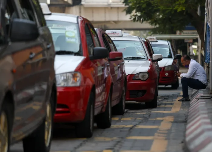 M'sian shocked after taxi driver quoted RM200 for KLIA to Damansara