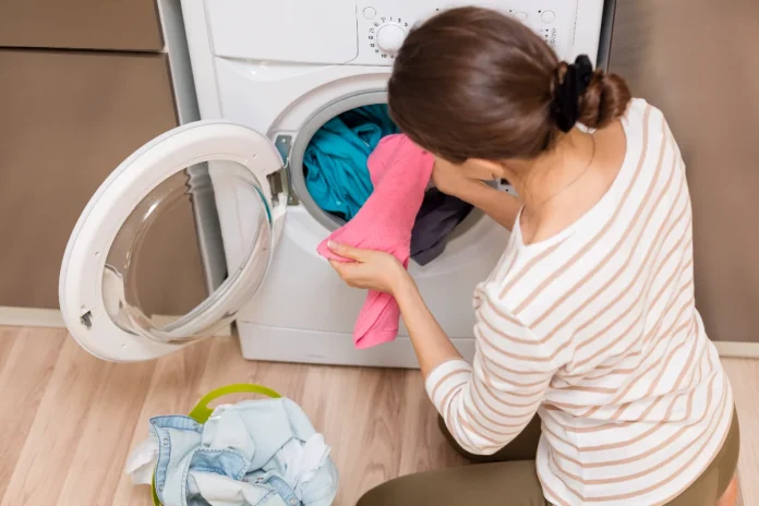 M'sian woman horrified by maid mixing dirty rag in eczema-prone son's laundry