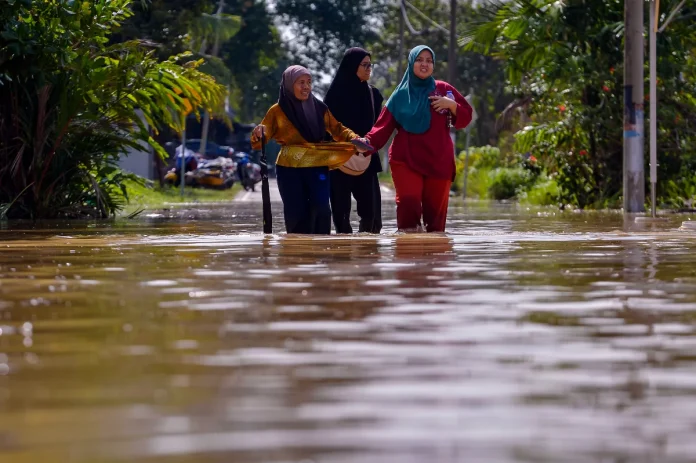 Mangsa_banjir_Selangor_meningkat_akibat_pengaliran_air_dari_utara