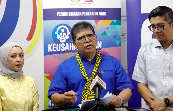 NADI centres in Sabah key to youth development, says Johari