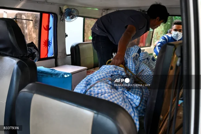 Nepal searches for avalanche victims after Yalung Ri tragedy