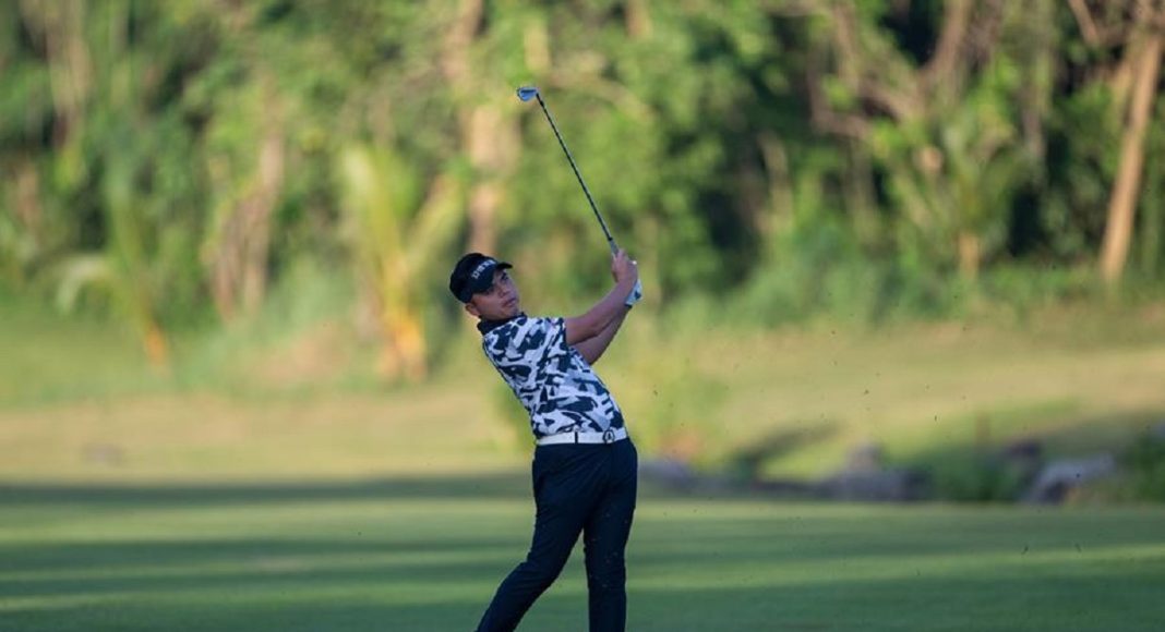 Hung Fires 65 to Lead Taifong Open with Tour Card on the Line
