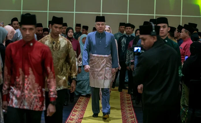 PM Anwar extends birthday wishes to Sultan Nazrin of Perak
