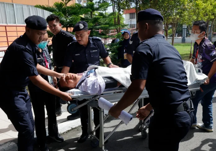 PKS candidate faints during Sabah election nomination process