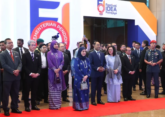 Queen attends Putrajaya Festival of Ideas 2025 opening