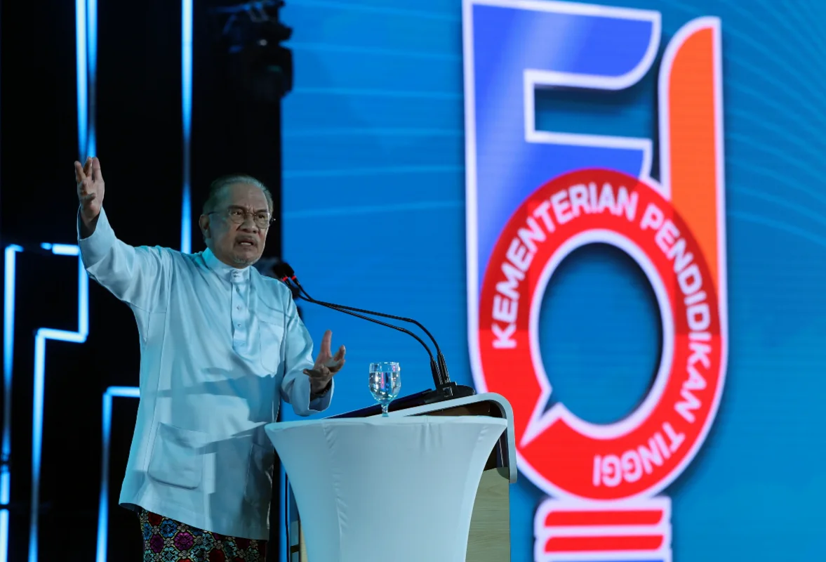 Anwar kritik pembangkang bidas ART tanpa baca perjanjian Anwar kritik pembangkang bidas ART tanpa baca perjanjian