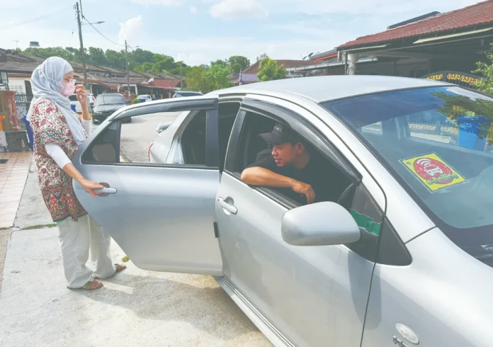 Perak e-hailing drivers stalled by low fares