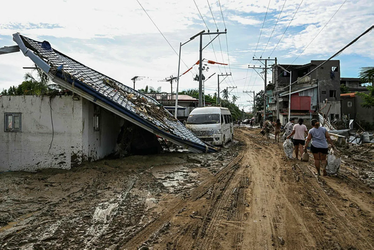 Philippine death toll tops 140 as typhoon heads towards Vietnam