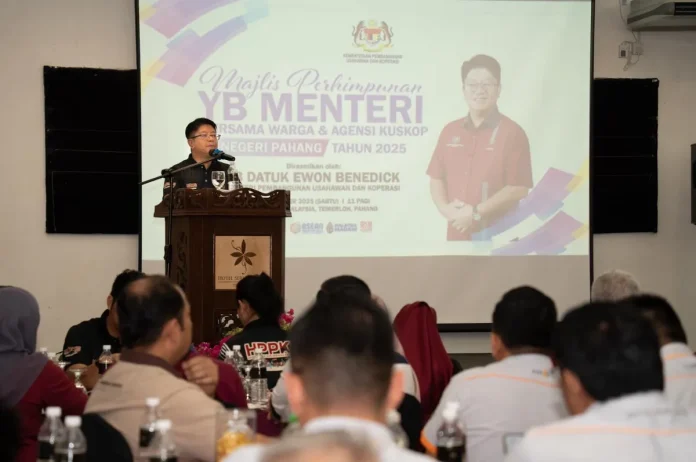 RM425 juta disalurkan kepada usahawan dan koperasi di Pahang RM425 juta disalurkan kepada usahawan dan koperasi di Pahang