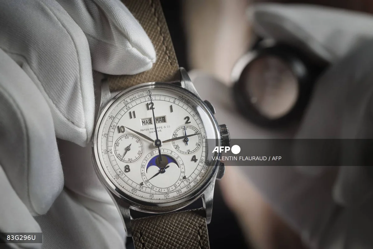 Rare_Patek_Philippe_watch_sells_for__17_6_million_at_Geneva_auction