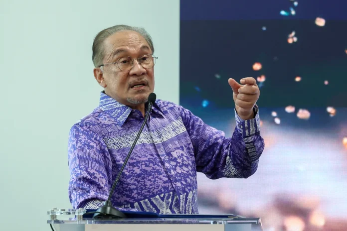 Trump praises Malaysia's security success during ASEAN summit