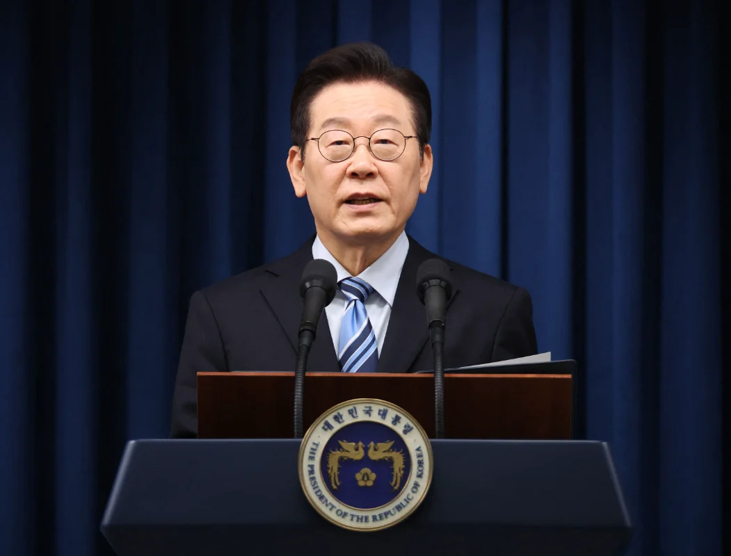 South Korea to build nuclear submarines with US in security deal South Korea to build nuclear submarines with US in security deal