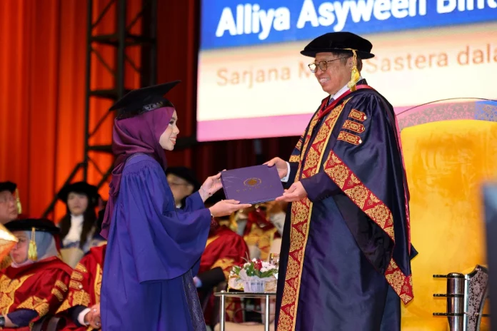 Sarawak studies aid mechanism for B40 students at IPTAs nationwide