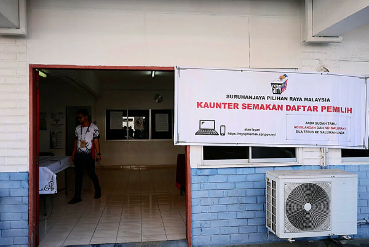Security personnel begin early voting in Sabah state election Security personnel begin early voting in Sabah state election