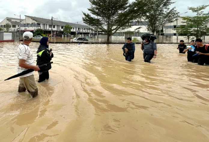 Selangor freezes senior officers' leave for flood management