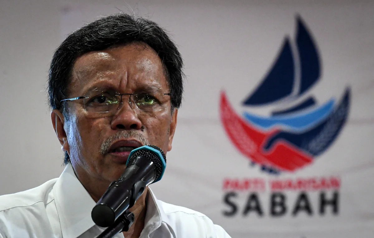 Shafie_Apdal_votes_early_in_Sabah_s_Senallang_seat_contest Shafie Apdal votes early in Sabah's Senallang seat contest
