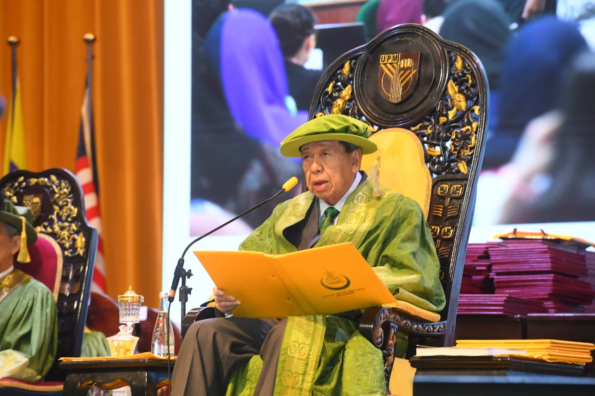 Selangor Sultan urges UPM graduates to uphold human values and noble character Selangor Sultan urges UPM graduates to uphold human values and noble character