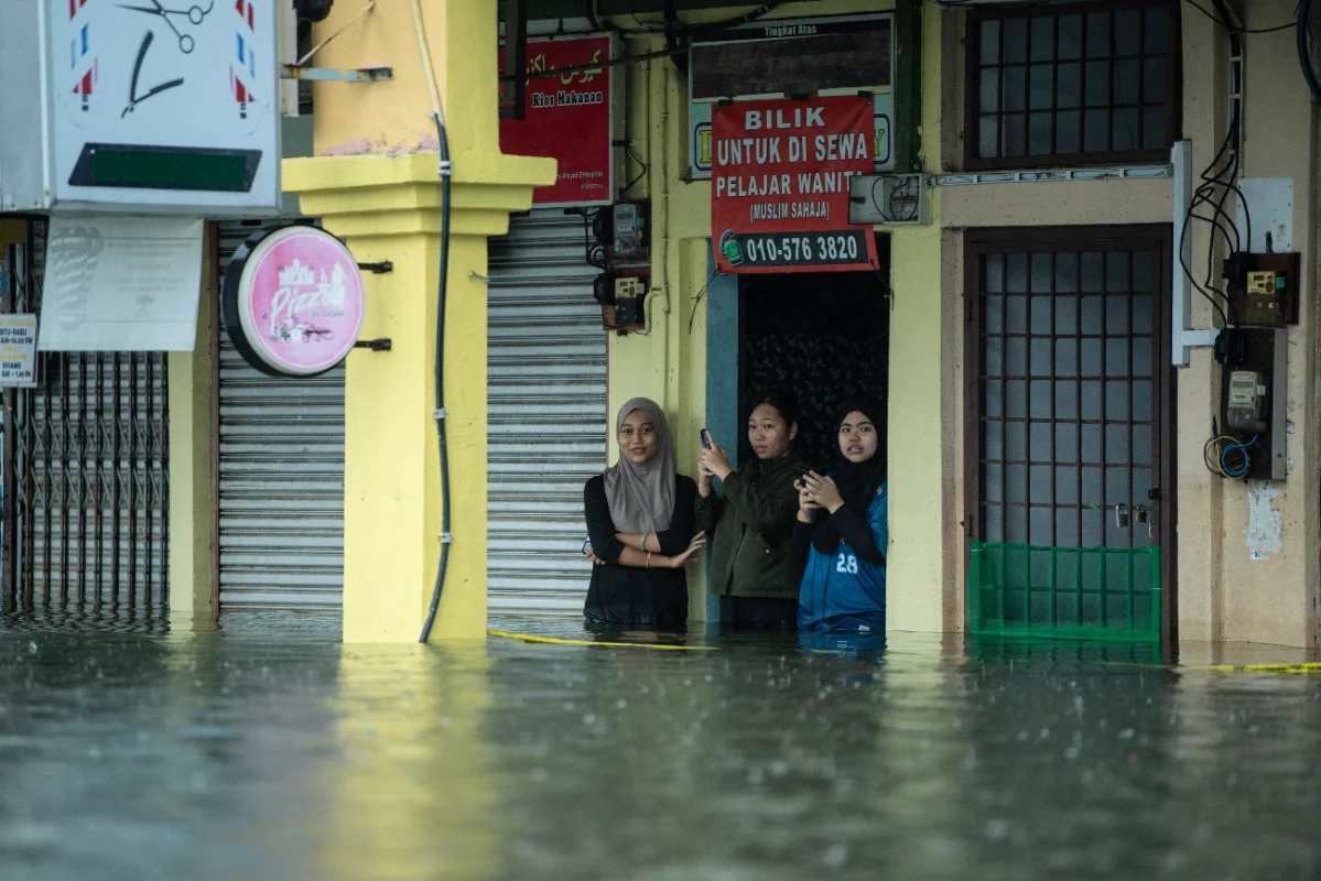 TNB_cuts_power_supply_in_Kota_Bharu_and_Bachok_due_to_flooding