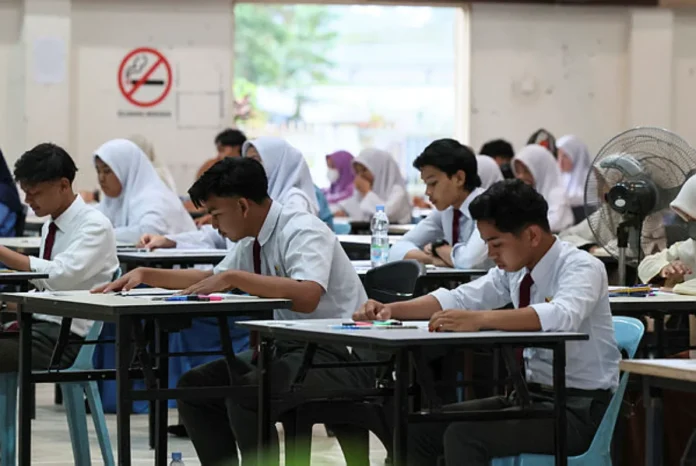 Teacher Shocked as Parent Asks for Exam Answers Before Test