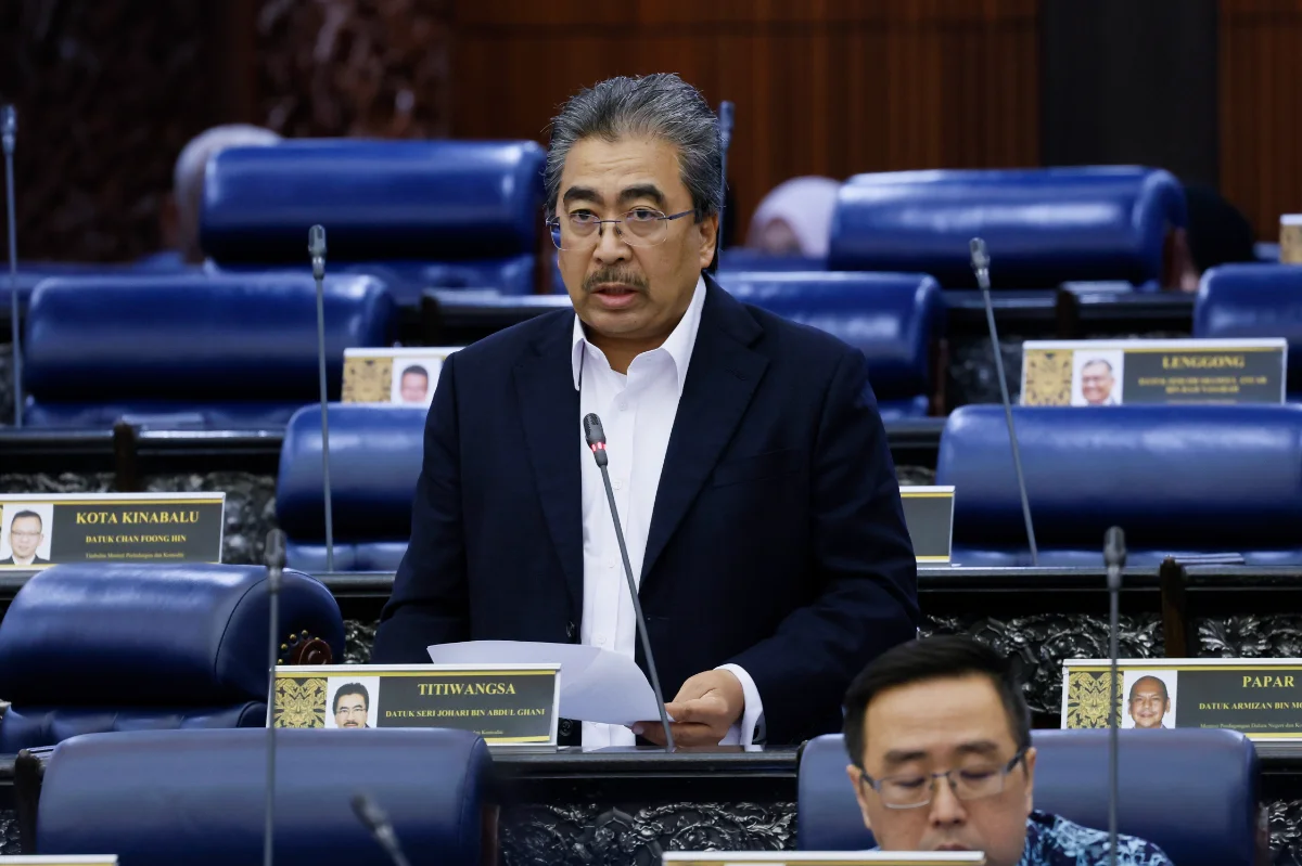 Tarif_AS_tidak_jejas_kos_input_ladang_sawit_Malaysia_-_Johari