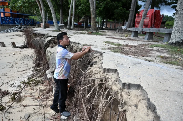 Teluk Batik beach erosion prompts water activity ban