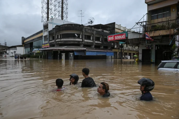 Thailand to airlift critical patients as southern floods kill 33
