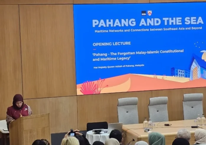 Tunku Azizah makes history with University of Oxford lecture