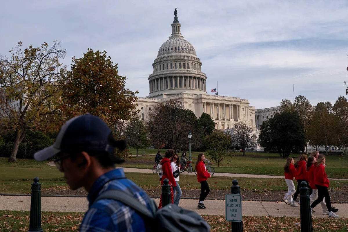 US_Senate_moves_to_end_40-day_federal_government_shutdown
