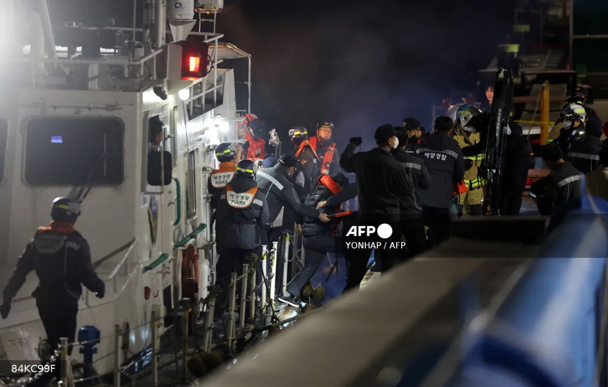 afp-20251120-84kc99f-v1-mockup-skoreaaccidentferry South Korea ferry runs aground after officer distracted by phone: coast guard
