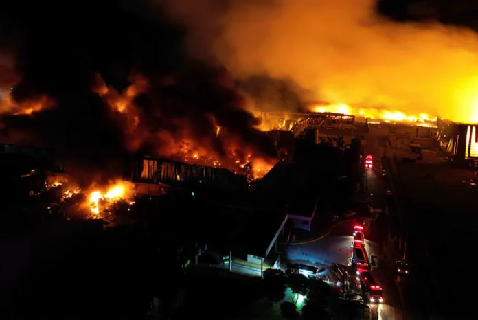 Big explosion rocks industrial area outside Argentine capital