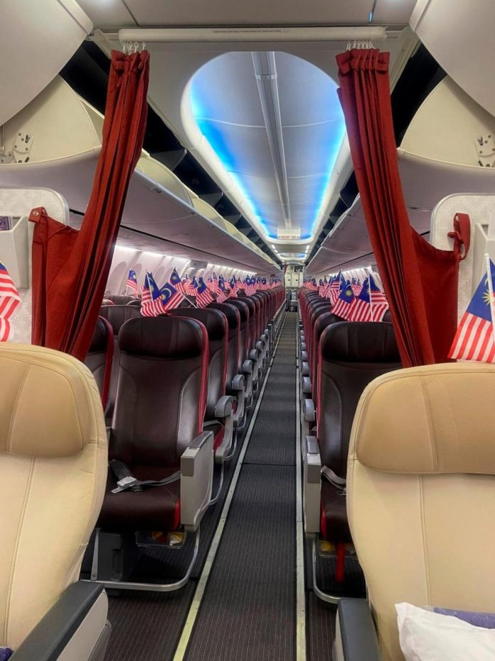 Batik Air celebrates National Day with surprise giveaways on flights