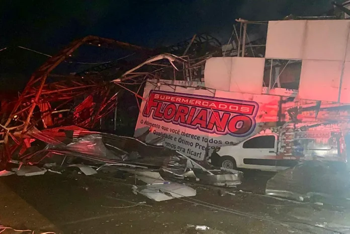 Tornado kills five, injures more than 400 in Brazil