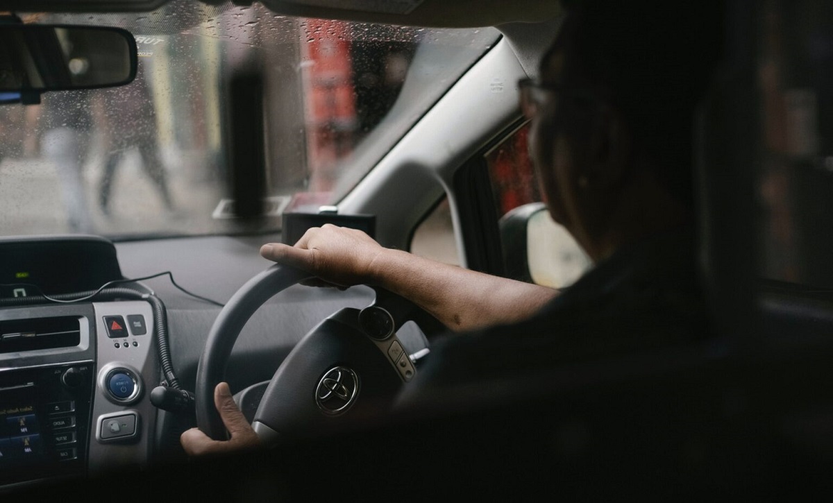 e-hailing-scaled-e1719193980293-1536x929