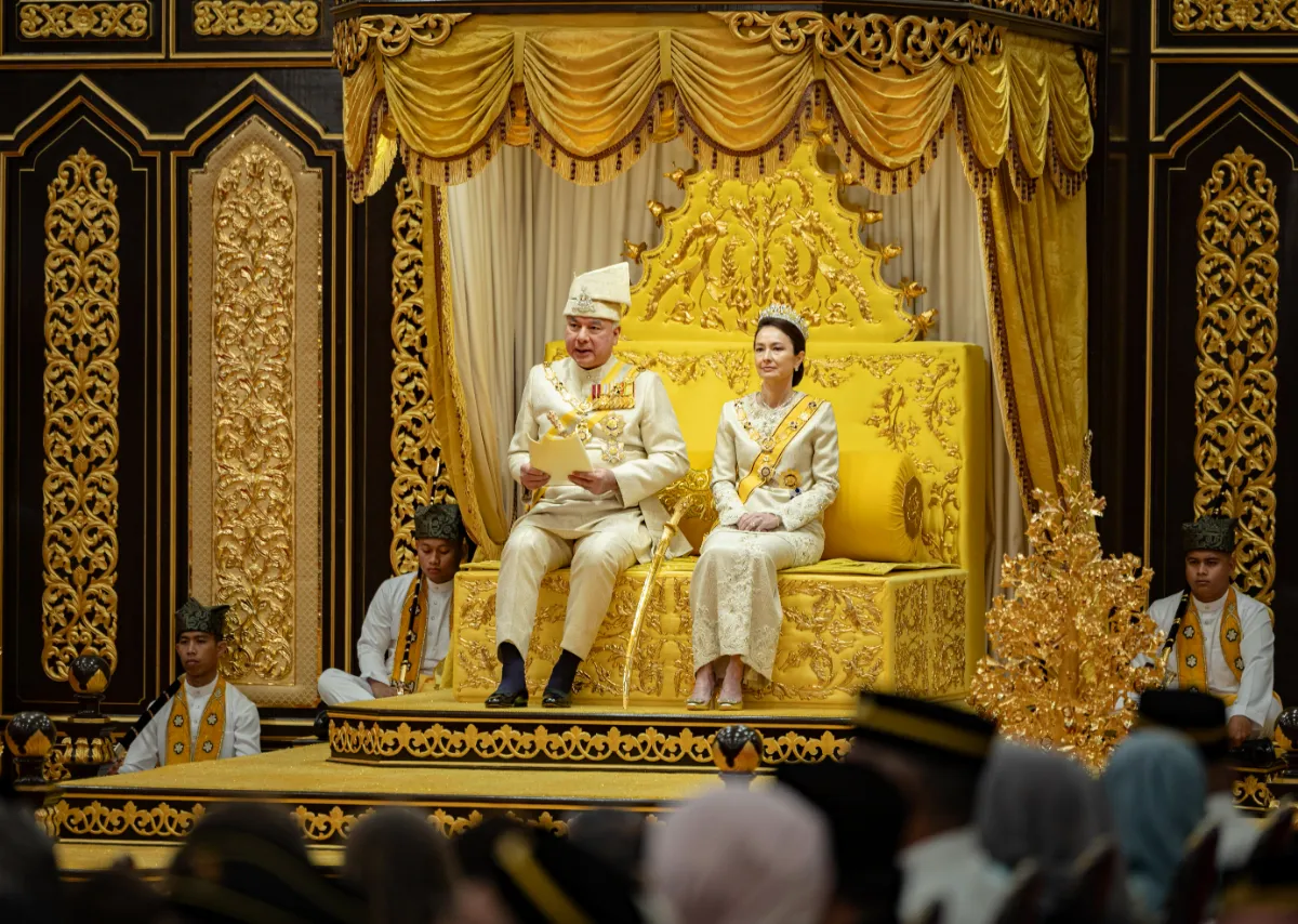 fw1523247-pk05-09112025-sultan-keputeraan Sultan Nazrin kurnia darjah kebesaran kepada 205 penerima di Perak