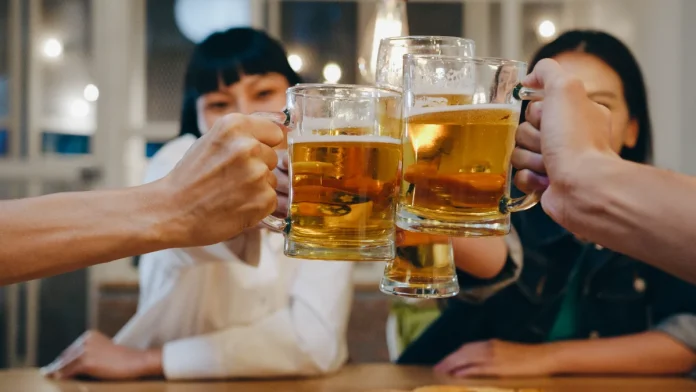 Thai government to review afternoon alcohol ban