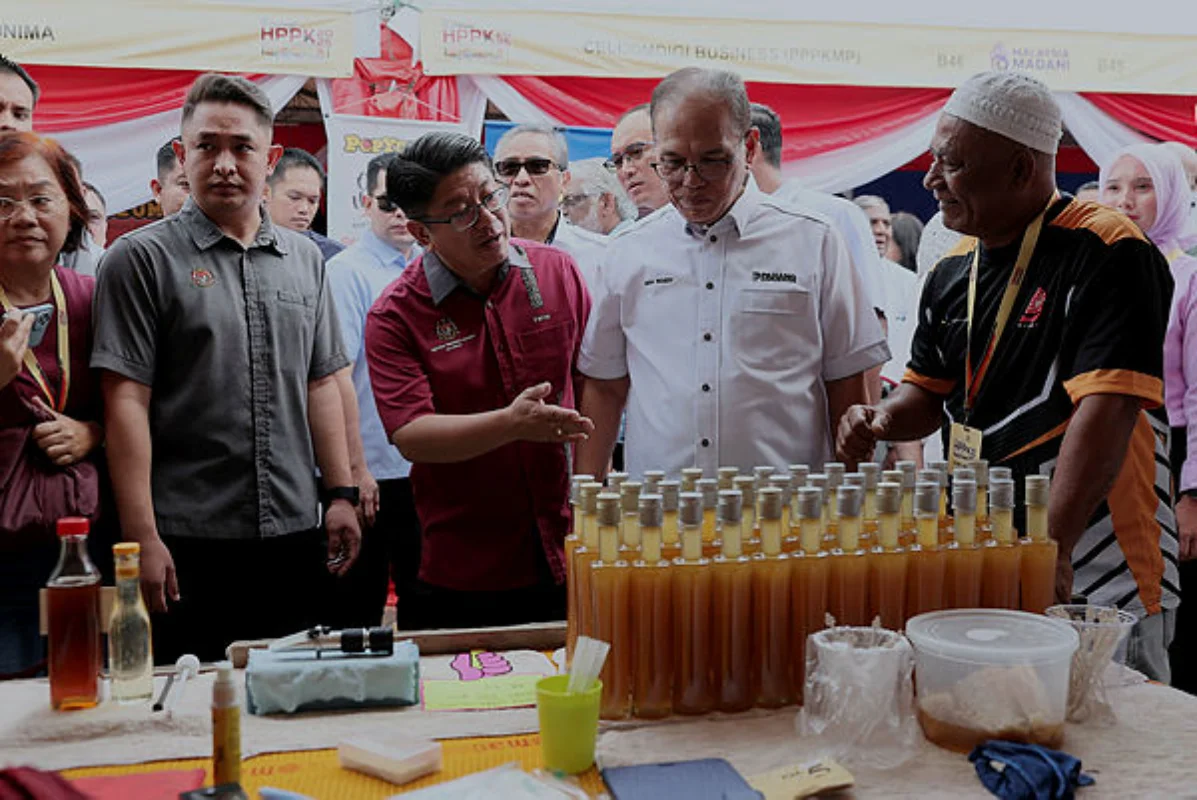 Hawkers and small traders recognised as backbone of nation's trade