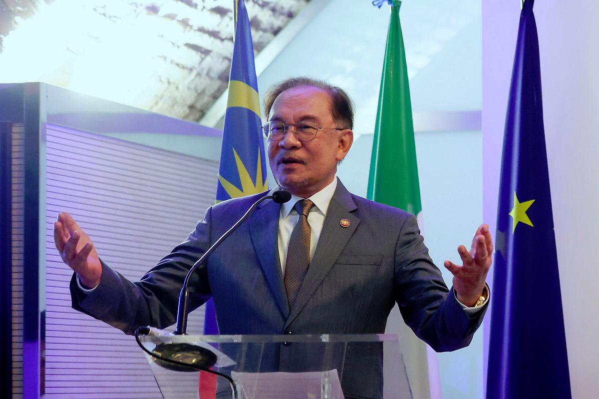 Anwar wraps up Italy visit with meeting with PM Giorgia Meloni Anwar wraps up Italy visit with meeting with PM Giorgia Meloni