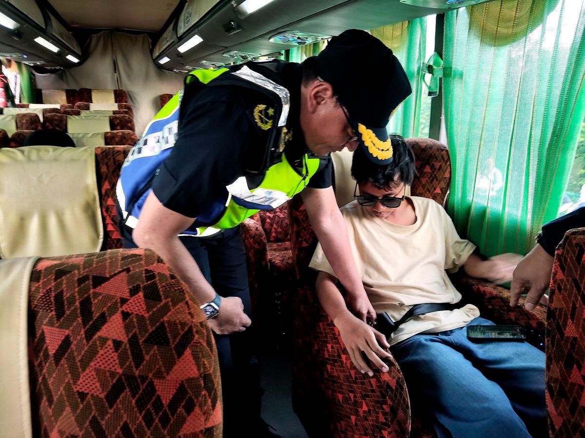 JPJ uses undercover ops to enforce seatbelt rules on express buses JPJ uses undercover ops to enforce seatbelt rules on express buses