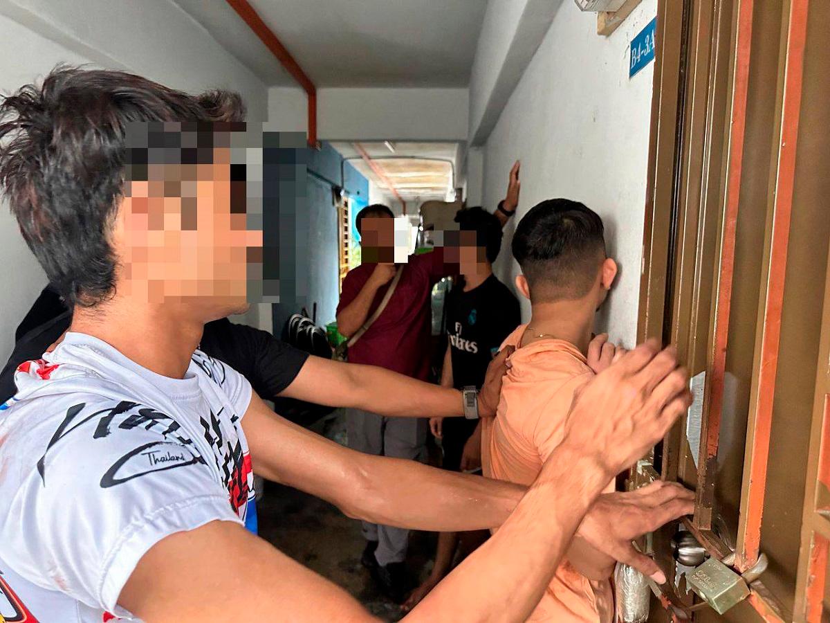 Immigration busts migrant smuggling syndicate, nine held in Kajang Immigration busts migrant smuggling syndicate, nine held in Kajang