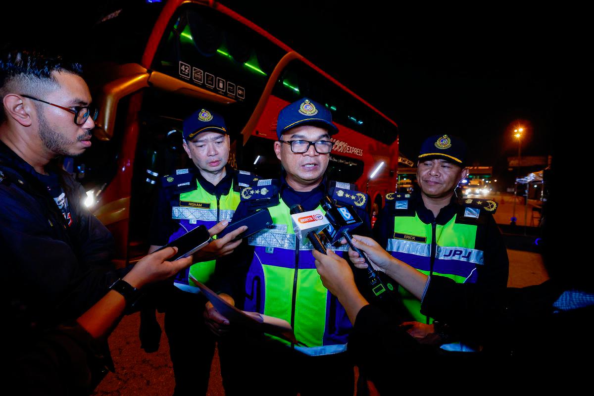 Bus passengers urged to report faulty seat belts via MyJPJ app Bus passengers urged to report faulty seat belts via MyJPJ app