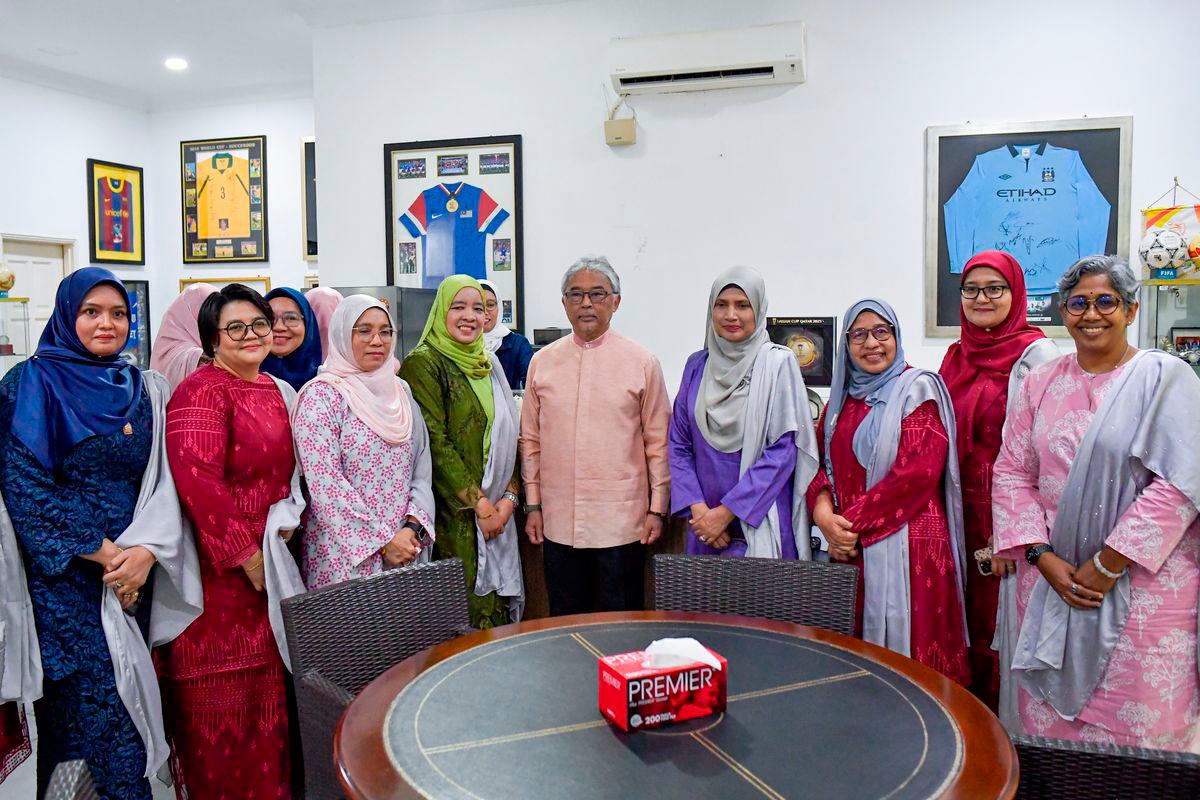 Pahang Sultan urges women journalists to keep championing people’s issues Pahang Sultan urges women journalists to keep championing people’s issues
