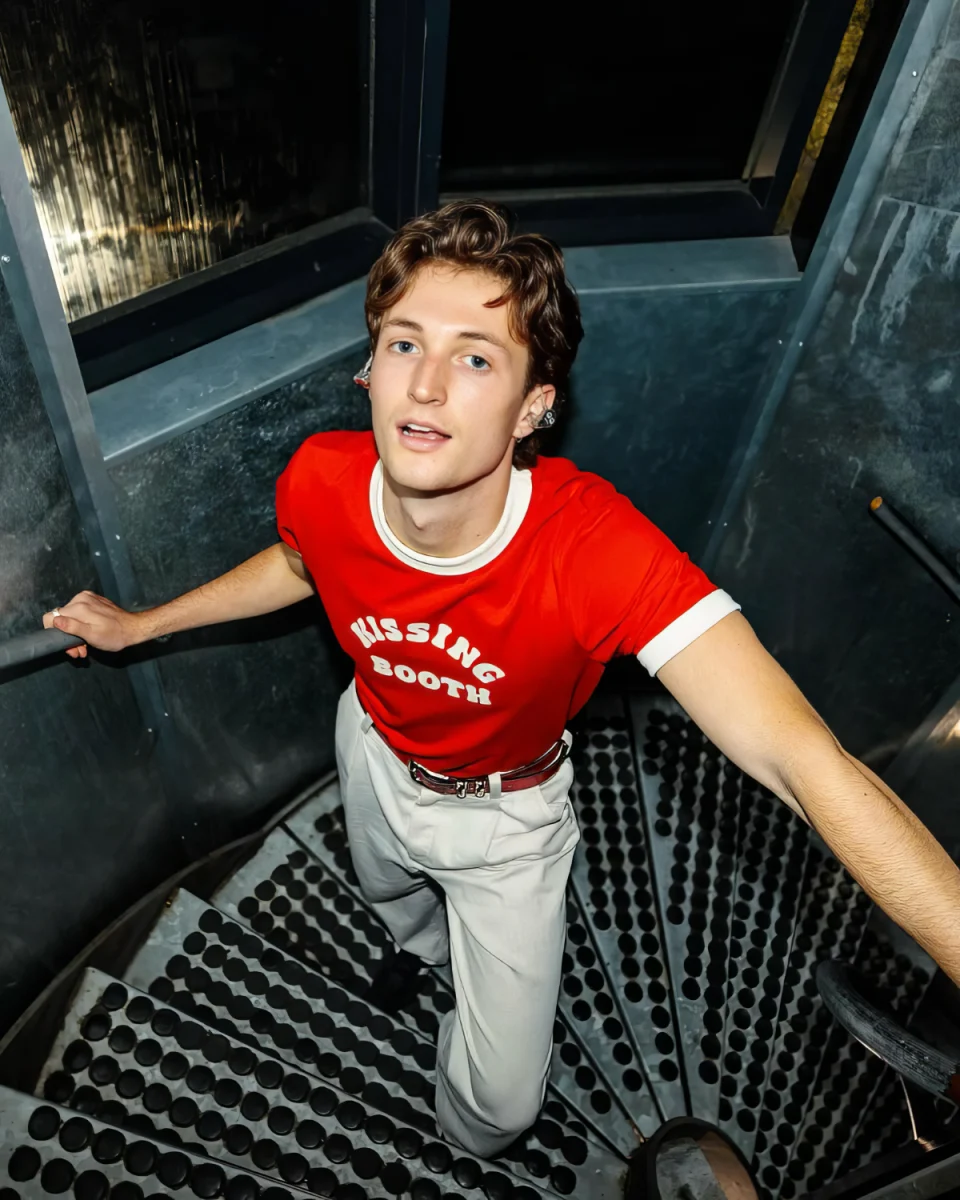 Henry moodie’s debut album mood swings paints spectrum of emotions Henry moodie’s debut album mood swings paints spectrum of emotions