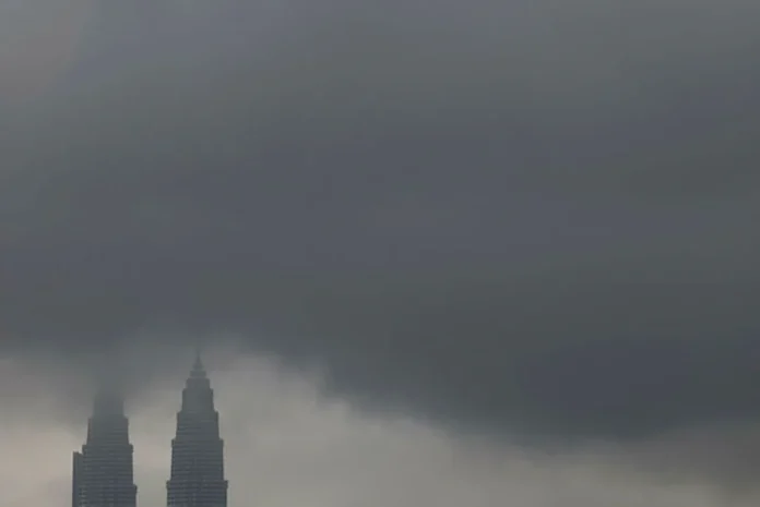 Thunderstorms and heavy rain warning for most of Malaysia until 9 pm