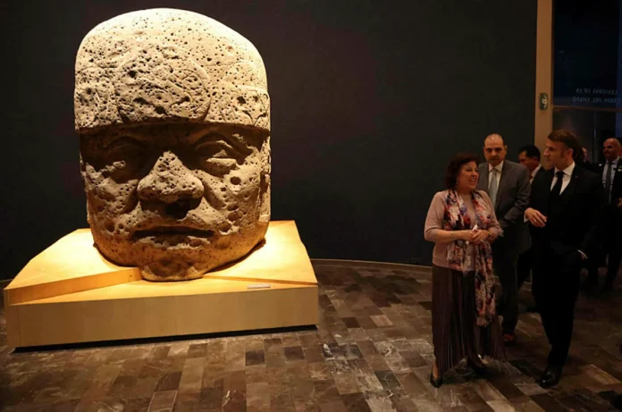 Return of centuries-old manuscripts key to France-Mexico talks