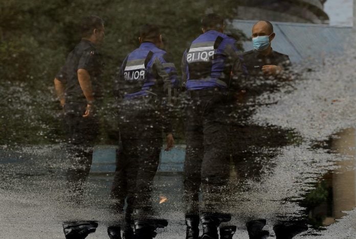 Rangka manusia ditemui di lereng bukit Lebuhraya LEKAS