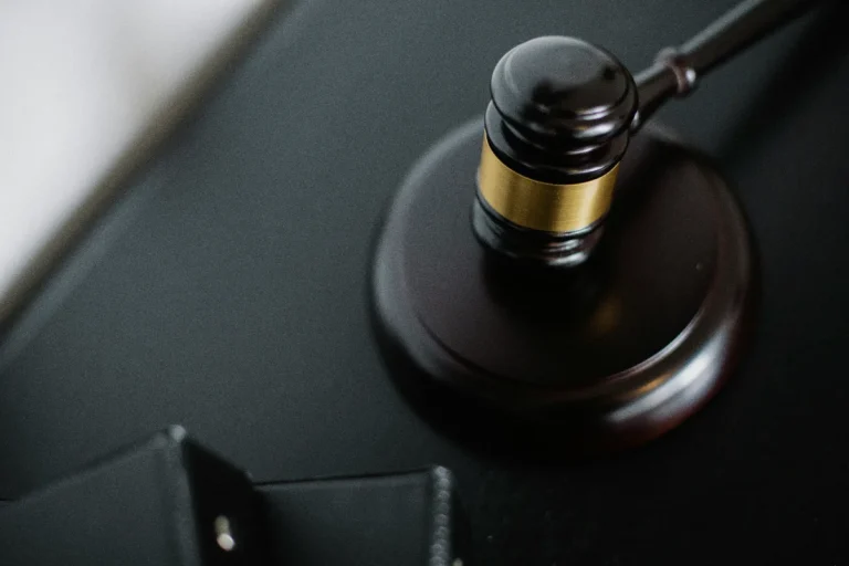 Guru silat mengaku tidak bersalah atas amang seksual dua remaja