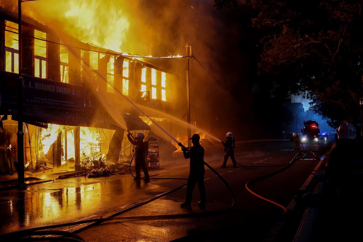 Fire destroys workers’ dormitory at Seremban construction site Fire destroys workers’ dormitory at Seremban construction site