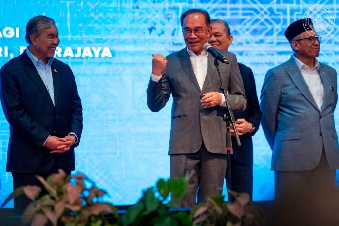 PM Anwar begins official visits to Italy, France, and Brazil PM Anwar begins official visits to Italy, France, and Brazil