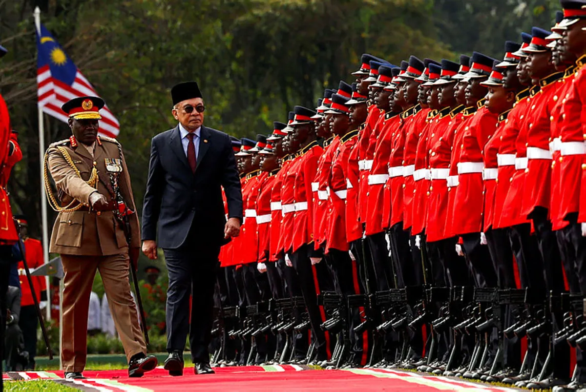 pm-statehouse PM Anwar terima sambutan rasmi dengan 19 das tembakan meriam di Kenya